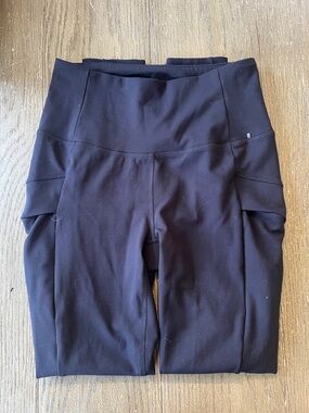 Avalanche Black High-Rise Performance Leggings With Pockets